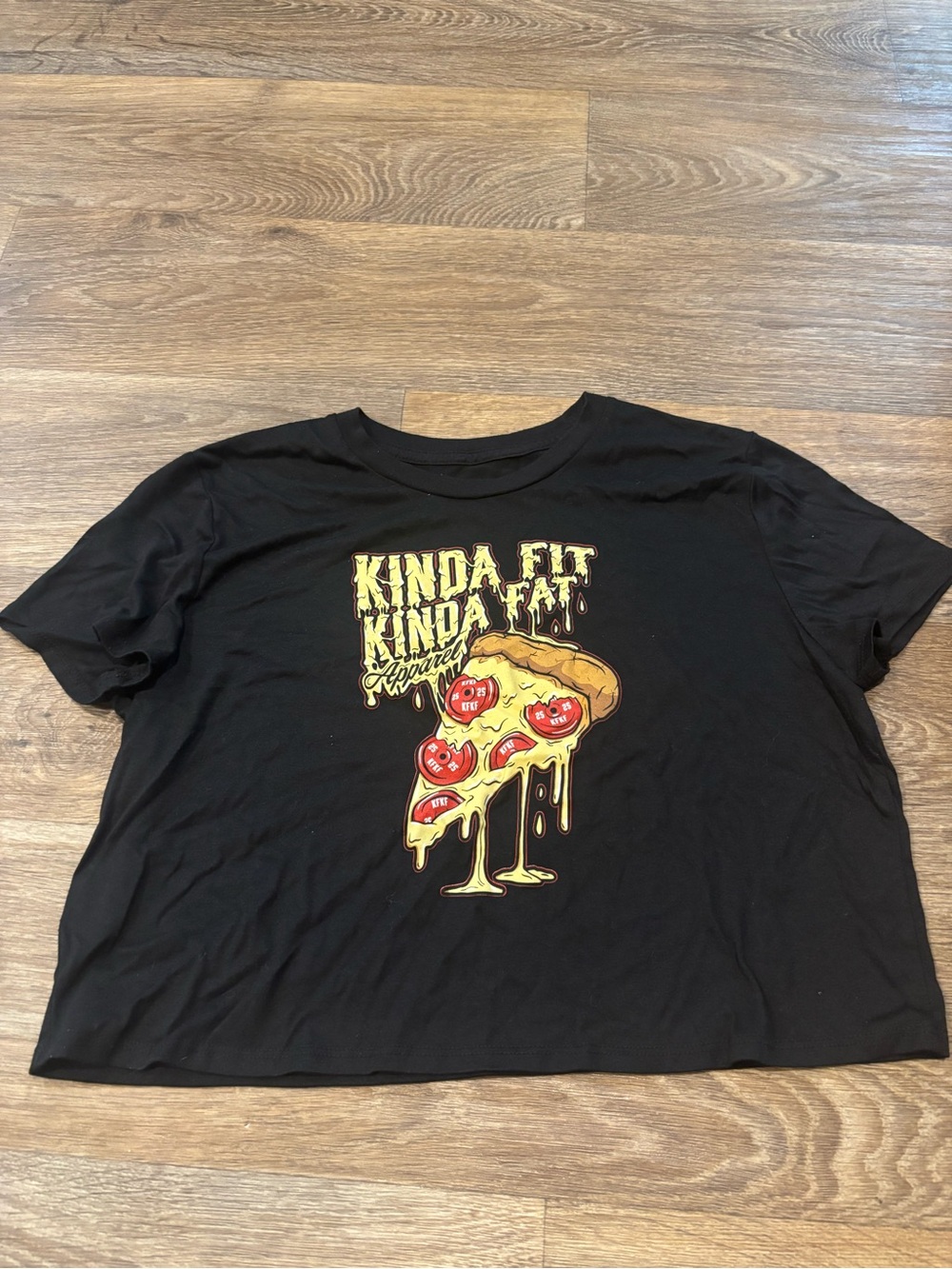 Kinda Fit Kinda Fat Plateroni Pizza Graphic Crop Tee Womens Medium
